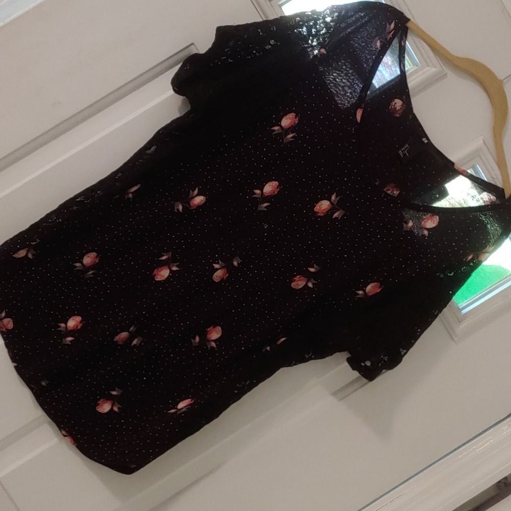 Black floral and lace h&m top size L